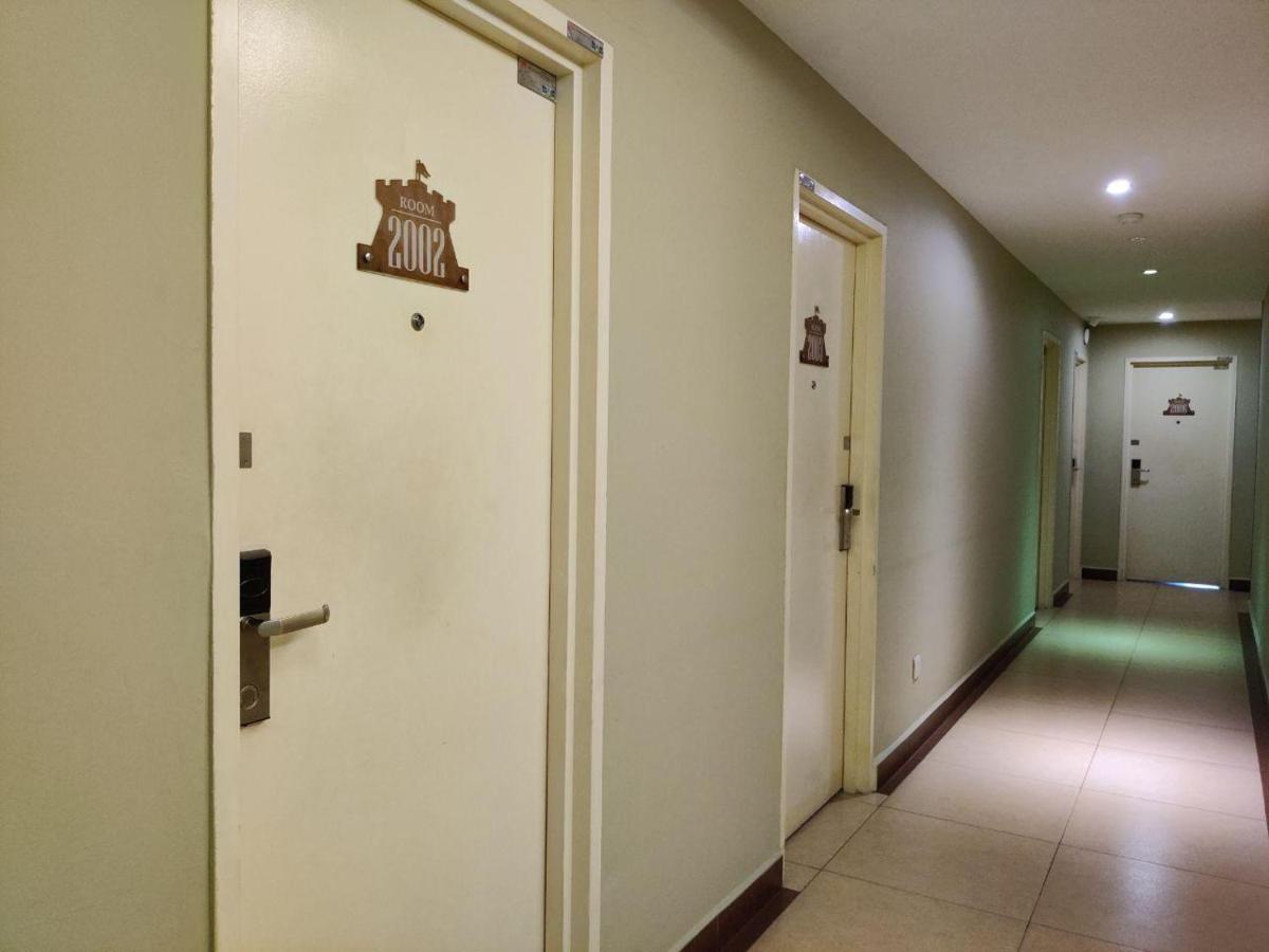 Castello Hotel Kulai Esterno foto