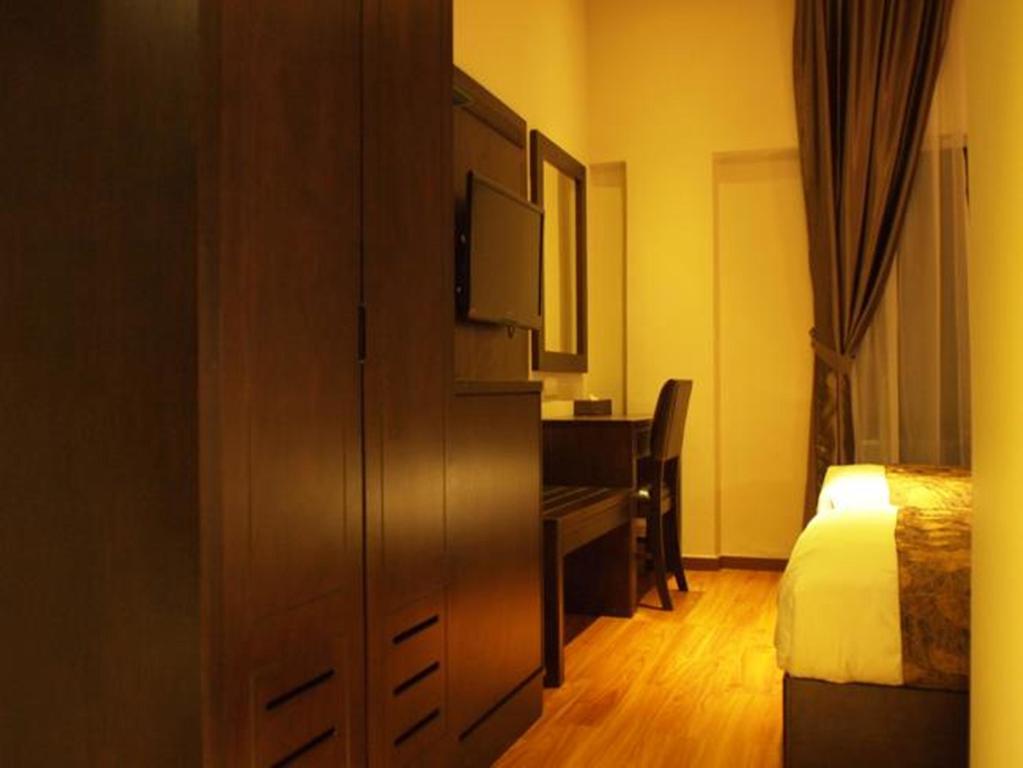 Castello Hotel Kulai Esterno foto